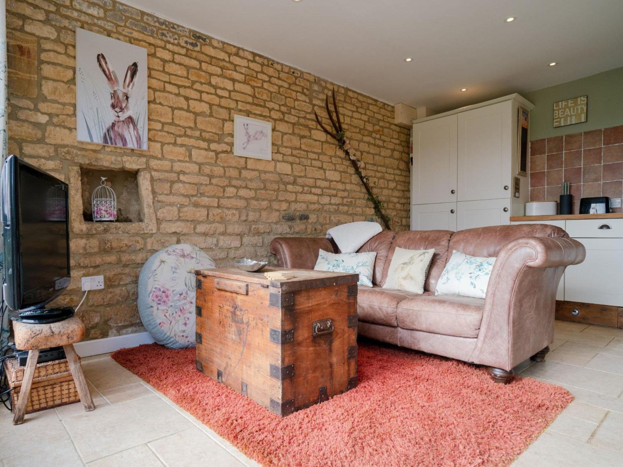 Pass The Keys Hare Cottage Wonderful Views And Parking Moreton-in-Marsh Exterior photo